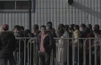 Розвідка: Росія посилює контроль над мігрантами через обов'язкові гаджети