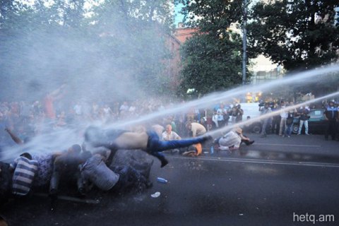 Полиция задержала около 240 участников акции протеста в Ереване