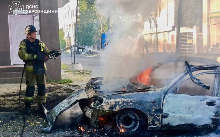 Росіяни атакували дві цивільні автівки у Херсоні