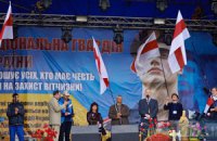 На Майдане разбирают сцену