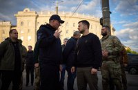 Зеленський оглянув атаковану Росією п’ятиповерхівку у Дніпрі