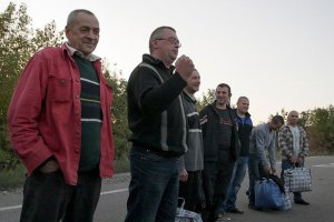 Из плена освобождены 12 украинских военных, - Порошенко