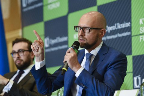 Яценюк: По объему расходов на оборону относительно ВВП Украина уже может быть членом НАТО