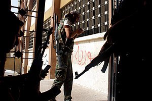 Оппозиция отрезала сирийские войска в Алеппо от продовольствия