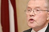 Латвийский омбудсмен призвал президента расширить права неграждан