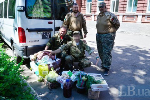 Волонтеры просят помочь с ремонтом микроавтобуса