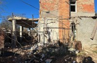 Через російські обстріли Нікополя поранена жінка