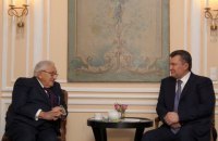 Посланцем США для налаживания отношений с Россией может стать Генри Киссинджер
