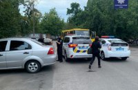 У Києві двоє чоловіків викрали маршрутку і каталися на ній по місту