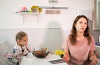 «Бракує миру. З цим нині дефіцит». Як львівський Охматдит приймає важкохворих дітей під час війни