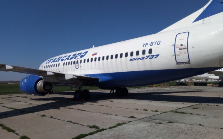 Польські митники перекрили канал постачання шин для літаків Boeing до Росії