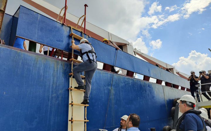 ​У Стамбулі провели інспекцію першого судна з українським зерном 