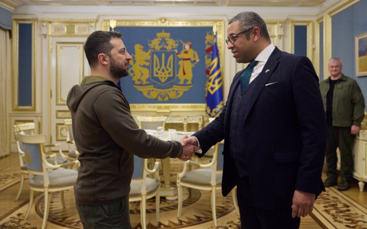 Зеленський передав міністру закордонних справ Британії інформацію про першочергові оборонні потреби України