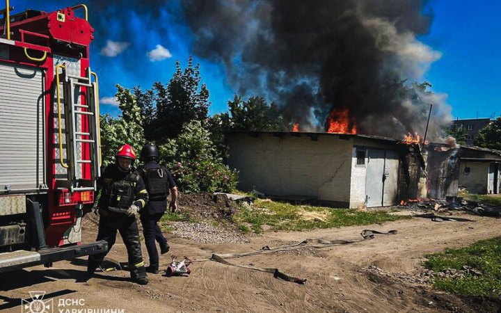 Росіяни вдарили по Харкову та області, поранено жінку
