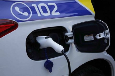 МВД показало гибридный внедорожник Mitsubishi Outlander для полицейских
