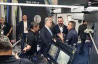 Порошенко відвідав виставку озброєнь в Афінах і анонсував випуск БПЛА Poseidon 12