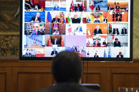 Лидеры стран G20 подтвердили заморозку выплат долговых обязательств для бедных стран до середины 2021 года 