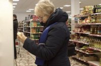 Більш як 40% росіян заявили про брак грошей на їжу й одяг