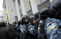 Кабмин велел "силовикам" бороться с призывами к смене власти (Документ)