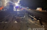 На Житомирській трасі в Києві зіткнулися і згоріли ватажівка і легковик