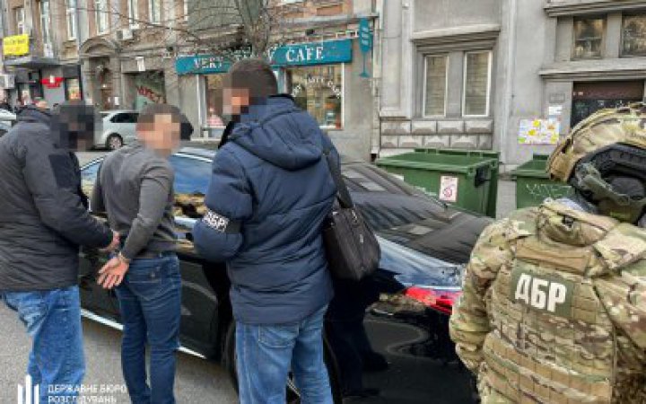 ДБР: Бізнесмен Гринкевич не має статусу підозрюваного у справі про постачання одягу для ЗСУ на 1,5 млрд грн