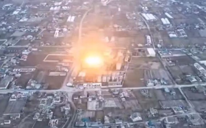 Українські пілоти вдарили по російському об’єкту керованою авіабомбою