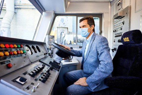 Назначенный три недели назад глава "Укрзализныци" до сих пор работает без контракта