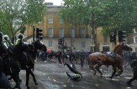 Во время акций против расизма в Лондоне пострадали более 20 полицейских