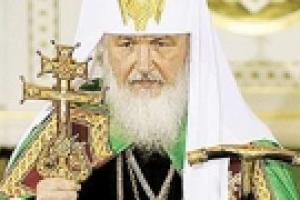 Патриарх Кирилл совешает литургию в Корецком монастыре