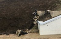 Движение по Керченскому мосту находится под угрозой из-за сползания грунта автодороги, - InformNapalm