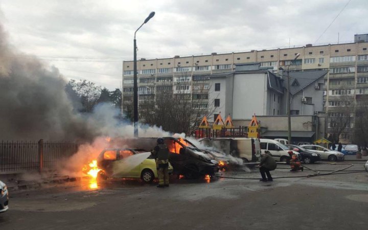 У Києві внаслідок російської атаки постраждали три людини