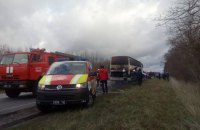 Туристичний автобус з 46 пасажирами загорівся на трасі в Рівненській області