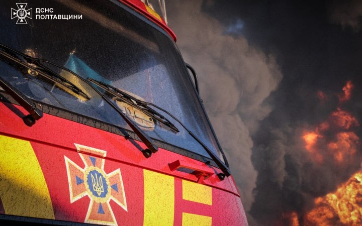 Рятувальники ліквідували масштабну пожежу через атаку РФ по Полтавщині