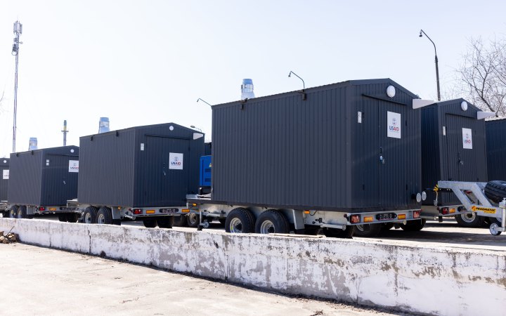 Київтеплоенерго отримало пересувні котельні від USAID 