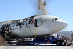 Пассажиры рухнувшего в Сан-Франциско самолета требуют компенсаций от Boeing