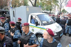 Тимошенко привезли в суд 