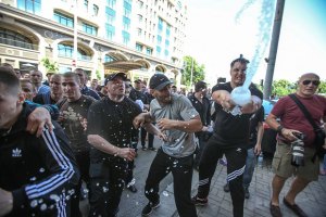 Британский посол удивлен, что милиция не вступилась за избиваемых журналистов