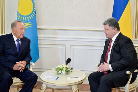 Порошенко отбыл в Казахстан 