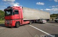 У Люботині легковий автомобіль в'їхав під фуру, загинуло троє людей