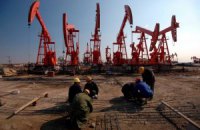 Цены на нефть в США продолжают падать