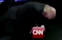 Трамп выложил в твиттер ролик, где он "бьет CNN"