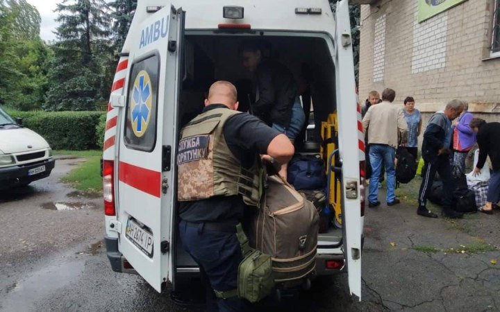 На Донеччині особовий склад ДСНС евакуював цивільних з смт Нью-Йорк, Торецька та Покровська, - МВС