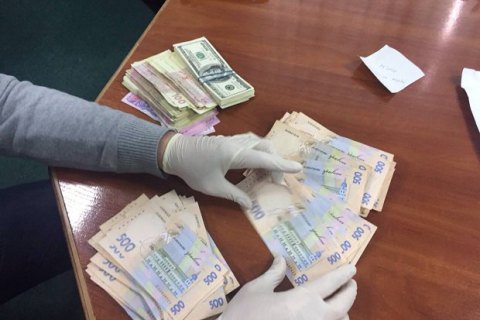 Директор и главный инженер лесхоза в Черкасской области задержаны за взяточничество