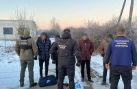 На Закарпатті двоє чоловіків хотіли втекти до Угорщини на надувному матраці