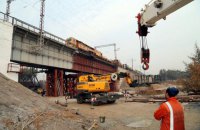 В Мариуполе отстроили мост через Кальчик, взорванный в декабре