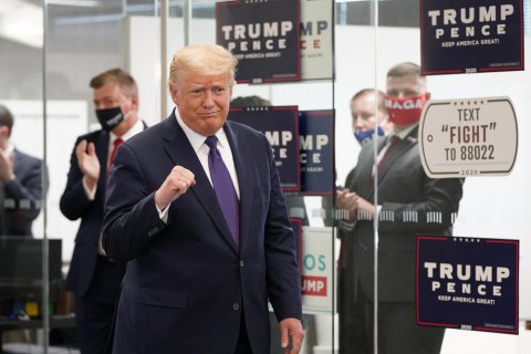 Трамп призвал Пенса не признавать результаты выборов в США, тот отказал