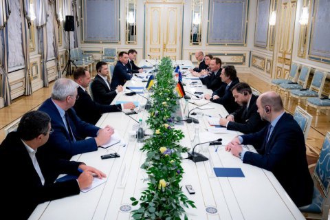 Зеленский заявил о готовности договариваться с Путиным в рамках "нормандской четверки"