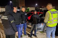Правоохоронці піймали двох львів'ян, які переправляли за кордон ухилянтів, використовуючи підроблені посвідчення