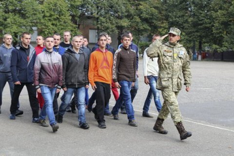 Зеленський встановив терміни військового призову у 2022 році