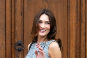 Карла Бруни-Саркози назвала свою беременность неожиданной